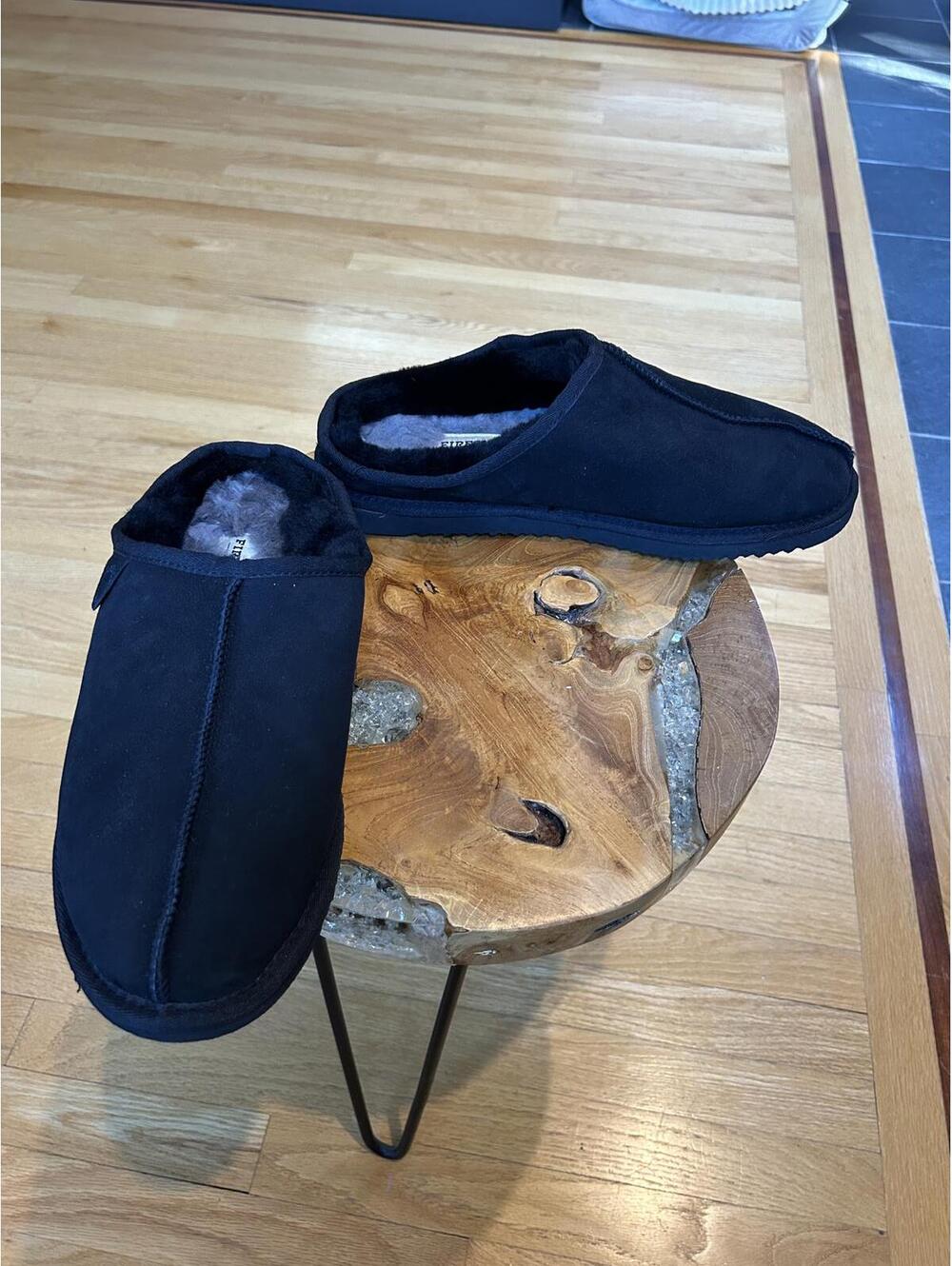 Fireside by Dearfoams Black Men's Shearling-Lined Slippers